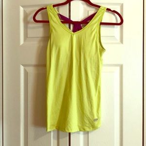 Workout top with built in cups